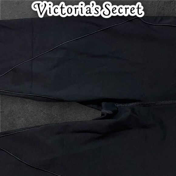 Preowned Victoria’s Secret VSX Flow Sweat On Point Soft Black Leggings - Small - Picture 3 of 8